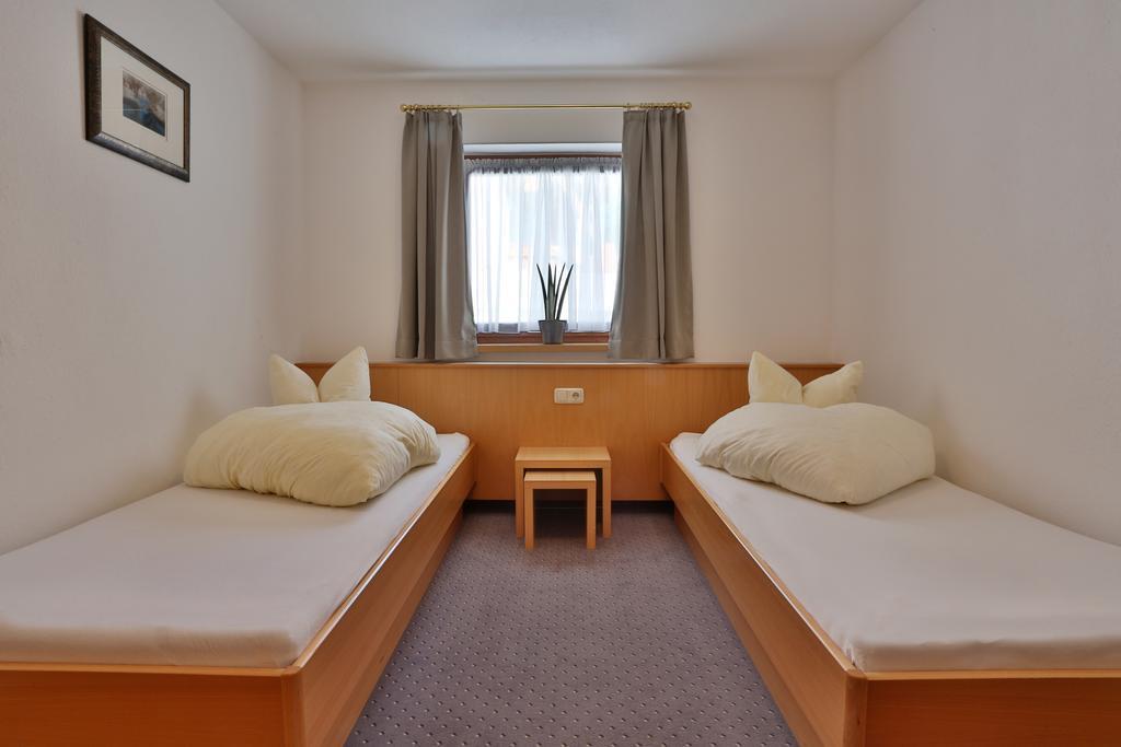 Apartmenthaus Joerg Serfaus Szoba fotó