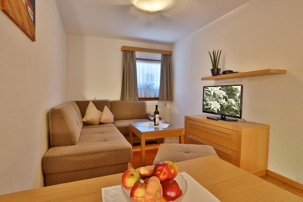 Apartmenthaus Joerg Serfaus Szoba fotó